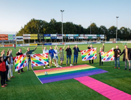 Ruim 50 Friese amateurvoetbalclubs, sc Heerenveen en sc Cambuur doen mee aan Regenboogvlaggen voor Fryslân